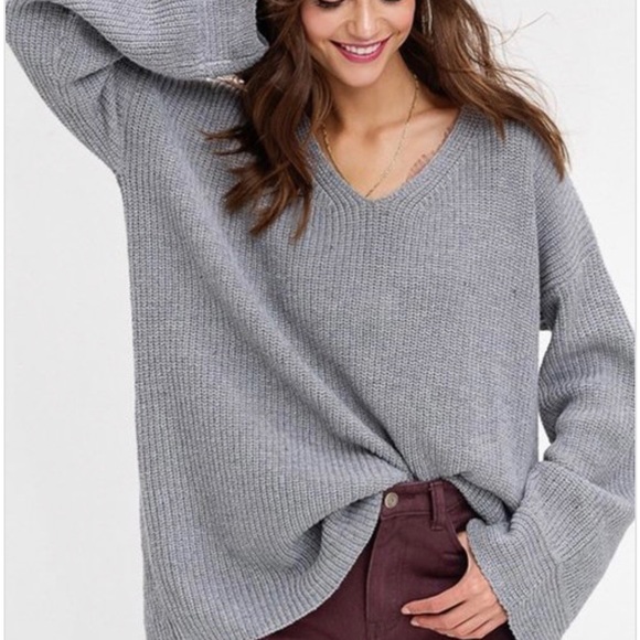 V Neck Bell Sleeve Sweater - Picture 3 of 8